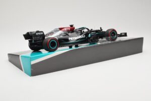 Mercedes AMG Petronas W12 E Performance #44 L. Hamilton Bahrain GP 2021 Minichamps 1:18 113210144 Métal — image 3 sur 6