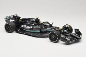 Mercedes AMG Petronas W14 E Performance #44 L. Hamilton Bahrain GP 2023 Minichamps 1:18 110230144 Métal — image 4 sur 6