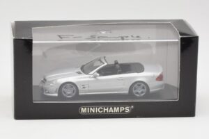 Mercedes AMG SL63 R230 Argent Minichamps 1:43 B66960018-R Métal — image 4 sur 4
