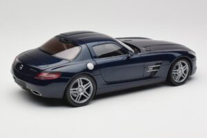 Mercedes SLS AMG C197 Blue Metallic Minichamps 1:18 180039021 Métal — image 3 sur 8