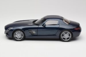 Mercedes SLS AMG C197 Blue Metallic Minichamps 1:18 180039021 Métal — image 4 sur 8