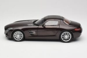 Mercedes AMG SLS C197 Brown Metallic Minichamps 1:18 100039028 Métal — image 4 sur 8