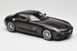 Mercedes AMG SLS C197 Brown Metallic Minichamps 1:18 100039028 Métal — image 6 sur 8