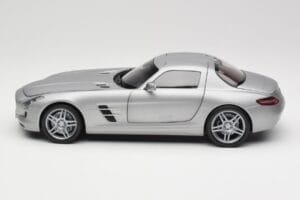 Mercedes AMG SLS C197 Grey Metallic Minichamps 1:18 100039025 Métal — image 4 sur 8