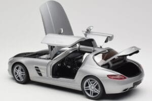 Mercedes AMG SLS C197 Grey Metallic Minichamps 1:18 100039025 Métal — image 5 sur 8