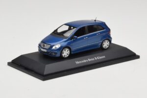 Mercedes B-Class W245 Lotus Blue Metallic Minichamps 1:43 B66962407 Métal — image 2 sur 4