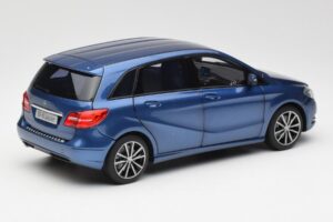 Mercedes B-Class W246 Lotus Bleu Métallisé Norev 1:18 B66961410 Métal — image 3 sur 8