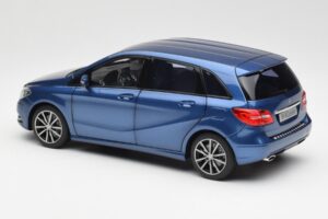 Mercedes B-Class W246 Lotus Bleu Métallisé Norev 1:18 B66961410 Métal — image 7 sur 8
