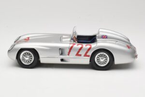 Mercedes 300 SLR W196S #722 S. Moss / D. Jenkinson Mille Miglia Winner 1955 Maisto 1:18 536887 Métal — image 4 sur 8