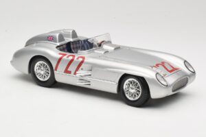 Mercedes 300 SLR W196S #722 S. Moss / D. Jenkinson Mille Miglia Winner 1955 Maisto 1:18 536887 Métal — image 6 sur 8