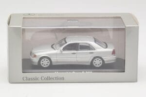 Mercedes C 200 W202 Iridium Silver Minichamps 1:43 B66040488 Métal — image 4 sur 4