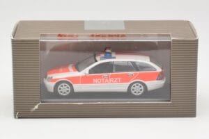 Mercedes C-Class S203 Notarzt Minichamps 1:43 430030190 Métal — image 4 sur 4