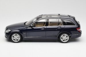 Mercedes C-Class S204 T-Modell Tanzanite Bleu AUTOart 1:18 B66962352 Métal — image 4 sur 8