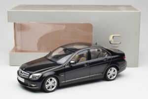 Mercedes C-Class W204 Avantgarde Obsidian Noir AUTOart 1:18 76264-R1 Métal — image 8 sur 8