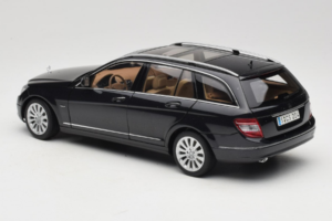 Mercedes C-Class W204 Break Obsidian Black AUTOart 1:18 B66962349 Métal — image 7 sur 8