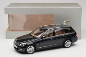 Mercedes C-Class W204 Break Obsidian Black AUTOart 1:18 B66962349 Métal — image 8 sur 8