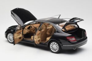 Mercedes C-Class W204 Obsidian Noir AUTOart 1:18 B66962365 Métal — image 5 sur 8