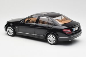 Mercedes C-Class W204 Obsidian Noir AUTOart 1:18 B66962365 Métal — image 7 sur 8