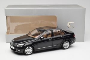 Mercedes C-Class W204 Obsidian Noir AUTOart 1:18 B66962365 Métal — image 8 sur 8