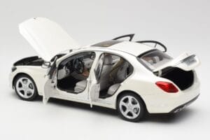 Mercedes C-Class W205 Diamond Blanc Métallisé Norev 1:18 B66960256 Métal — image 5 sur 8