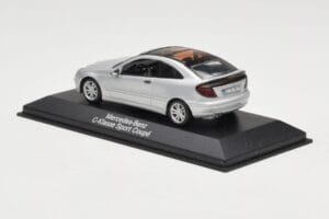 Mercedes C-Class W203 Sport Coupé Argent Minichamps 1:43 B66961916 Métal — image 3 sur 4