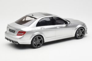 Mercedes C63 AMG W204 Argent GT Spirit 1:18 GT462 Résine — image 2 sur 6