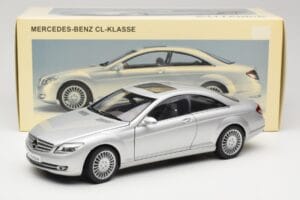 Mercedes CL-Class C216 Argent AUTOart 1:18 76164 Métal — image 8 sur 8
