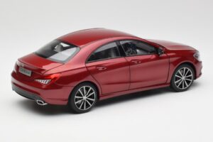 Mercedes CLA C117 Designo Patagonia Rouge Métallisé Norev 1:18 B66960131 Métal — image 3 sur 8