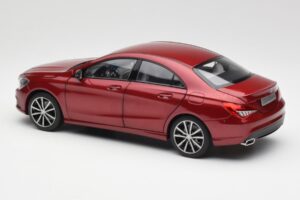 Mercedes CLA C117 Designo Patagonia Rouge Métallisé Norev 1:18 B66960131 Métal — image 7 sur 8
