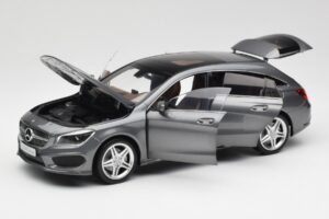 Mercedes CLA C117 Mountain Gris Norev 1:18 B66960351 Métal — image 2 sur 8