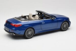 Mercedes CLE Cabriolet A236 Bleu Norev 1:18 B66960653 Métal — image 4 sur 9
