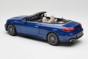 Mercedes CLE Cabriolet A236 Bleu Norev 1:18 B66960653 Métal — image 8 sur 9