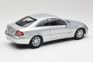Mercedes CLK 500 C209 Argent Kyosho 1:18 B66962144 Métal — image 3 sur 8