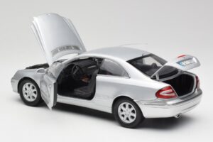 Mercedes CLK 500 C209 Argent Kyosho 1:18 B66962144 Métal — image 5 sur 8