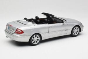 Mercedes CLK 500 Cabriolet Elegance A209 Argent Kyosho 1:18 B66962172 Métal — image 3 sur 8