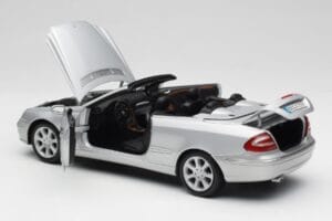 Mercedes CLK 500 Cabriolet Elegance A209 Argent Kyosho 1:18 B66962172 Métal — image 5 sur 8