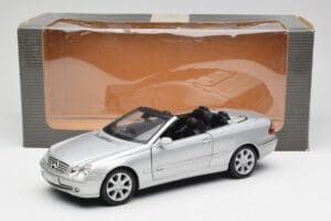 Mercedes CLK 500 Cabriolet Elegance A209 Argent Kyosho 1:18 B66962172 Métal — image 8 sur 8