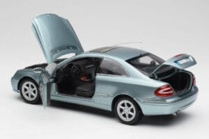 Mercedes CLK 500 W209 Bleu Clair Métallique Kyosho 1:18 B66962192 Métal — image 5 sur 8