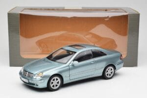 Mercedes CLK 500 W209 Bleu Clair Métallique Kyosho 1:18 B66962192 Métal — image 8 sur 8