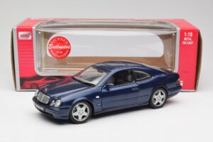 Mercedes CLK 55 AMG C209 Bleu Métallique Anson 1:18 30343 Métal — image 8 sur 8