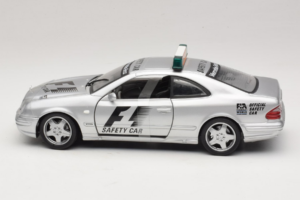 Mercedes AMG CLK 55 F1 Safety Car Maisto 1:18 B66005234 Métal — image 3 sur 6