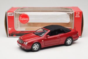 Mercedes CLK A208 Cabriolet Rouge Anson 1:18 30338 Métal — image 8 sur 8