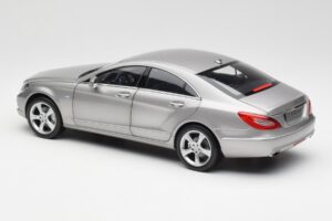 Mercedes CLS C218 Designo Alubeam Titanium Norev 1:18 B66961298 Métal — image 7 sur 8