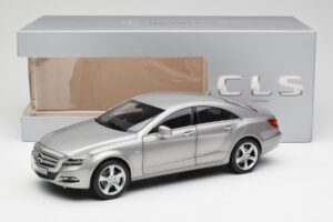 Mercedes CLS C218 Designo Alubeam Titanium Norev 1:18 B66961298 Métal — image 8 sur 8