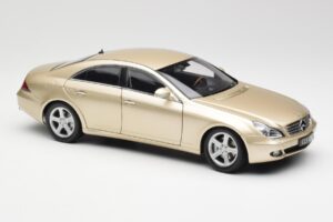 Mercedes CLS C219 Beige Clair Or Kyosho 1:18 08401LBE Métal — image 6 sur 8