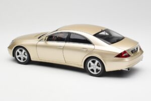 Mercedes CLS C219 Beige Clair Or Kyosho 1:18 08401LBE Métal — image 7 sur 8