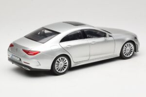 Mercedes CLS C257 Argent Norev 1:18 183489 Métal — image 3 sur 8