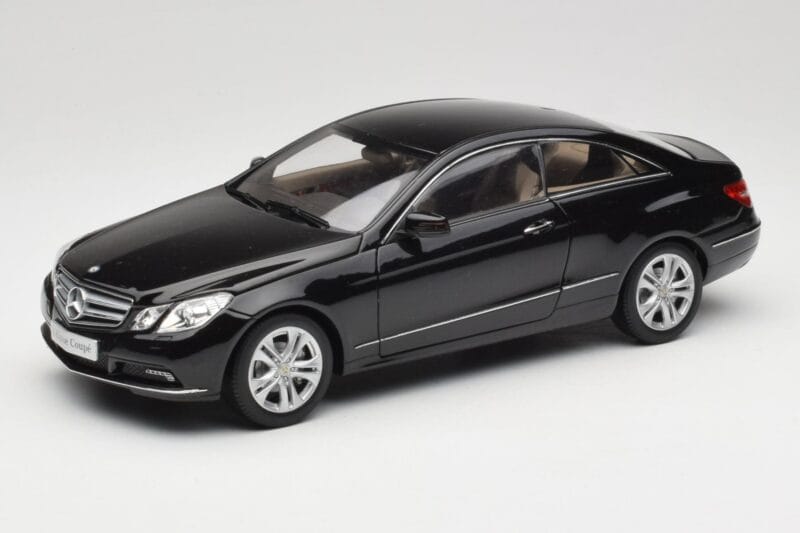Mercedes E-Class Coupe C207 Obsidian Black Metallic Norev 1:18 B66962418 Métal