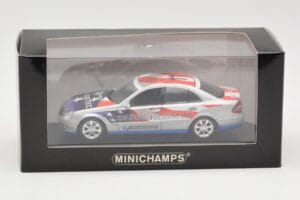 Mercedes E-Class W211 #11 Bluetec Paris-Beijing 2006 Minichamps 1:43 B66962267-R Métal — image 4 sur 4