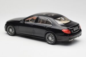 Mercedes E-Class W213 Obsidian Noir iScale 1:18 B66960380 Métal — image 7 sur 8